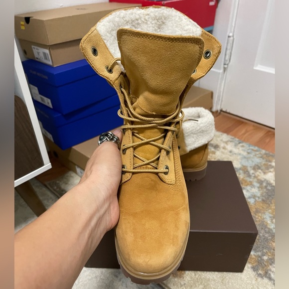 Like New Women’s Size 5.5 (Euro Size 36) Timberland Jayne Fleece Fold-down Boots - Picture 8 of 14